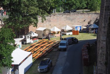 NUERNBERG, ALMANY - CIRCA HAZİRAN 2022: açık hava Biergarten