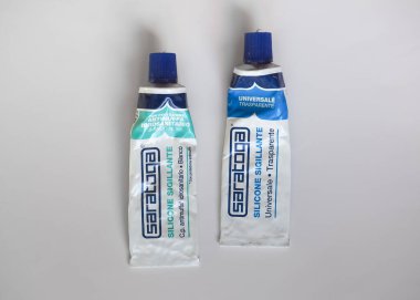 MILAN, ITALY - CRCA ECTOBER 2022: Saratoga silikon tutkal tüpleri