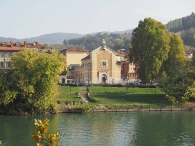 Santa Agnese, İtalya, Torino 'daki Aziz Agnes bakire şehit kilisesine çeviri yapıyor.