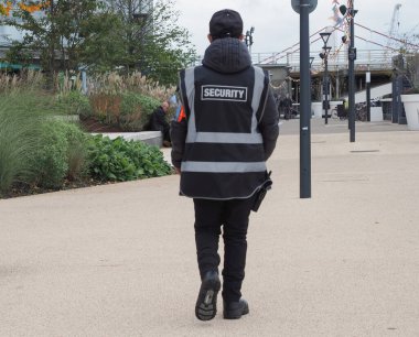 Londra, İngiltere 'deki Battersea Elektrik Santrali' nde güvenlik