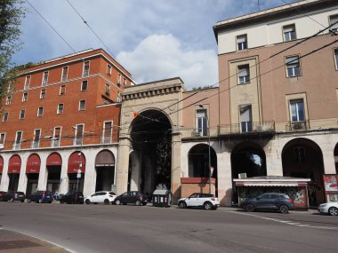 BOLOGNA, İtalya - CIRCA EPTEMBERİ 2022: Piazza dei Martiri çeviri Şehitler Meydanı