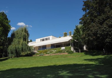 BRNO, CZECH Cumhuriyet - CIRCA SEPTEMBER 2022: Mimar Ludwig Mies van der Rohe tarafından tasarlanan Villa Tugendhat modernist ev