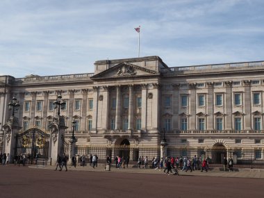 LONDON, İngiltere - CRCA ECTOBER 2022 Buckingham Sarayı