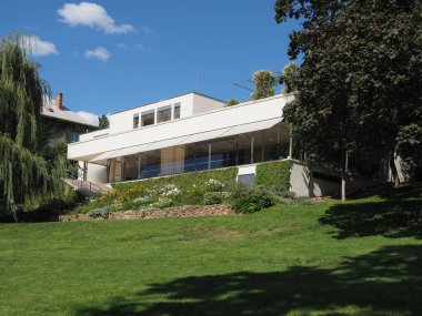BRNO, CZECH Cumhuriyet - CIRCA SEPTEMBER 2022: Mimar Ludwig Mies van der Rohe tarafından tasarlanan Villa Tugendhat modernist ev