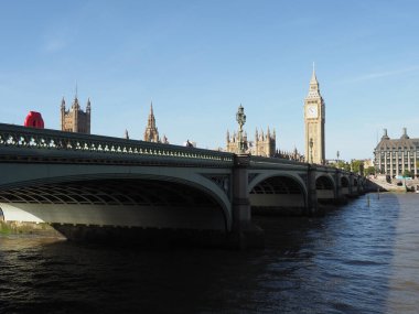 LONDON, İngiltere - CIRCA ECTOBER 2022: Parlamento Evleri Nam-ı diğer Westminster Sarayı