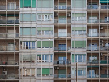 İtalya 'nın Bologna kentindeki Via Marconi Caddesi' nde modern mimari