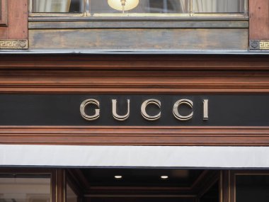 VIENNA, AUSTRIA - CRCA EPTESİ 2022: Gucci mağaza önü işareti
