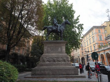 BOLOGNA, İtalya - CIRCA SEPTEMBER 2022: Giuseppe Garibaldi binicilik heykeli