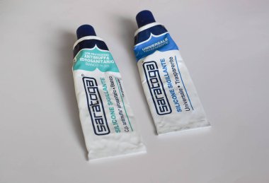 MILAN, ITALY - CRCA ECTOBER 2022: Saratoga silikon tutkal tüpleri