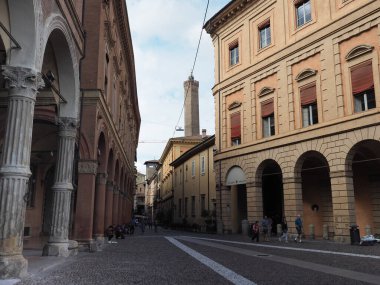 BOLOGNA, İTALYA - CIRCA Eylül 2022: Piazza Santo Stefano Meydanı