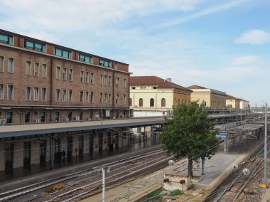 BOLOGNA, İTALYA - CIRCA Eylül 2022: Bologna Centrale Tren İstasyonu