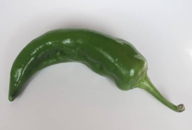 Yeşil biberler bilimsel adı Capsicum namı diğer dolmalık biber sebzeler vejetaryen yiyecekler