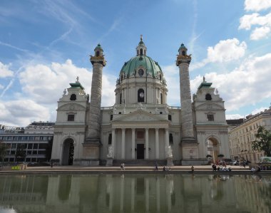 VIENNA, AUSTRIA - CRCA EPTESİ 2022: Karlskirche çeviri St Charles Borromeo Kilisesi