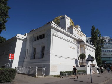 VIENNA, AUSTRIA - CIRCA 2022: 1897 dolaylarında Olbrich 'in Sosis Bölümü, Der Zeit ihre Kunst Der Kunst ihre Freiheit Ver Sacrum Her çağa sanatını her sanata kutsal bahara çeviri