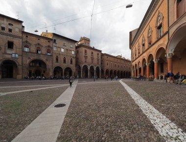 BOLOGNA, İTALYA - CIRCA Eylül 2022: Piazza Santo Stefano Meydanı