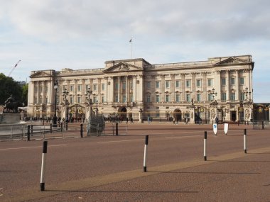 LONDON, İngiltere - CRCA ECTOBER 2022 Buckingham Sarayı