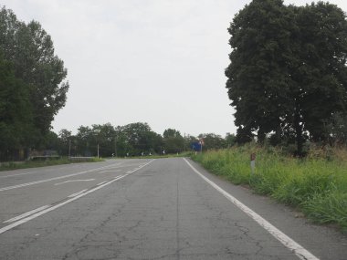 perspective view of a street from driver point of view