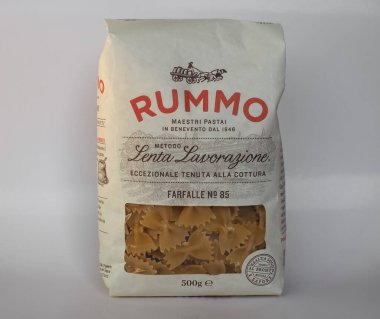 BENEVENTO, İTALYA - CIRCA ECTOBER 2022: Rummo makarna paketi