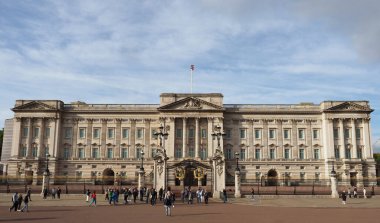 LONDON, İngiltere - CRCA ECTOBER 2022 Buckingham Sarayı