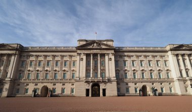 LONDON, İngiltere - CRCA ECTOBER 2022 Buckingham Sarayı