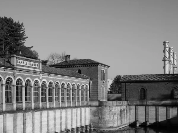 Byggnad Vid Öppningen Canale Cavour Konstgjord Vattenväg Byggd 1866 Chivasso — Stockfoto