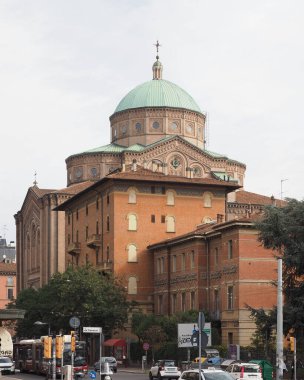 BOLOGNA, İTALYA - SİRKA 2022 Sacro Cuore di Gesu çeviri İsa 'nın Kutsal Kalbi Kilisesi