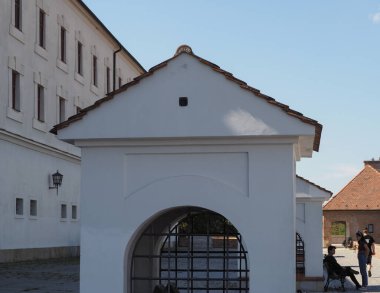 BRNO, CZECH CUMHURİYETİ - CRCA EPTEMİ 2022: Tepedeki Dökük Şato