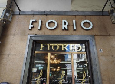 TURIN, İtalya - CIRCA EPTEMBER 2022: Fiorio Tarihi Kafe 1780 'de açıldı