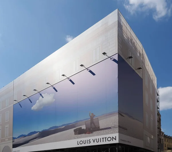 Turyn Włochy Circa Wrzesień 2022 Billboard Louisa Vuittona — Zdjęcie stockowe