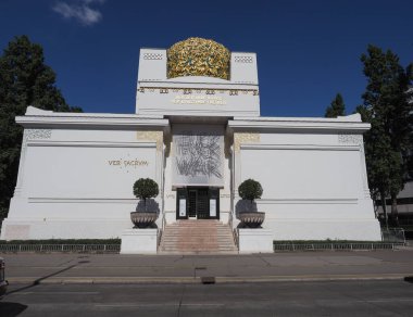 VIENNA, AUSTRIA - CIRCA 2022: 1897 dolaylarında Olbrich 'in Sosis Bölümü, Der Zeit ihre Kunst Der Kunst ihre Freiheit Ver Sacrum Her çağa sanatını her sanata kutsal bahara çeviri