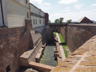 BRNO, CZECH CUMHURİYETİ - CRCA EPTEMİ 2022: Tepedeki Dökük Şato
