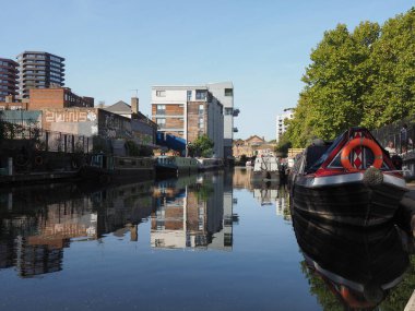 LONDON, UK - CRCA EKİM 2022: Regent 's Canal