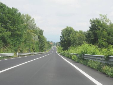 perspective view of a street from driver point of view