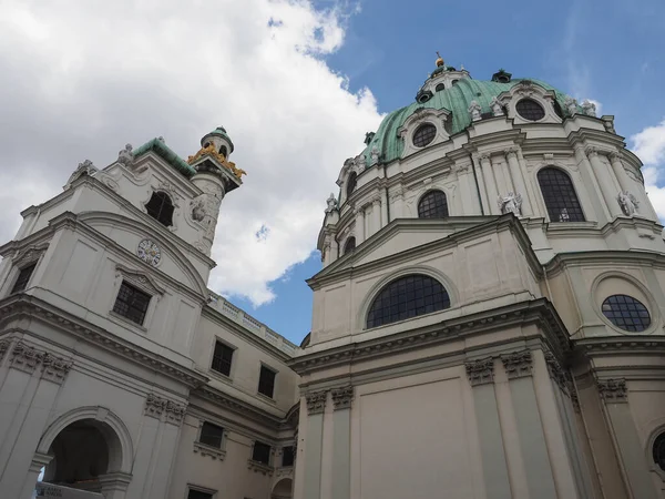 カールスカルシュ翻訳 オーストリア ウィーンの聖チャールズ ボロメオ教会 — ストック写真