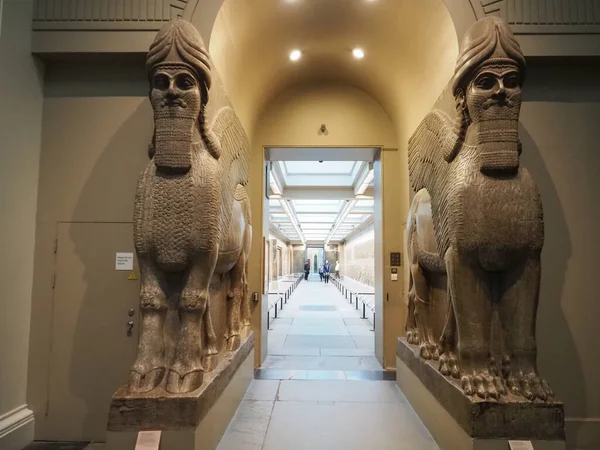 London Circa October 2022 Assyrian Winged Bulls Palace Sargon Приблизно — стокове фото