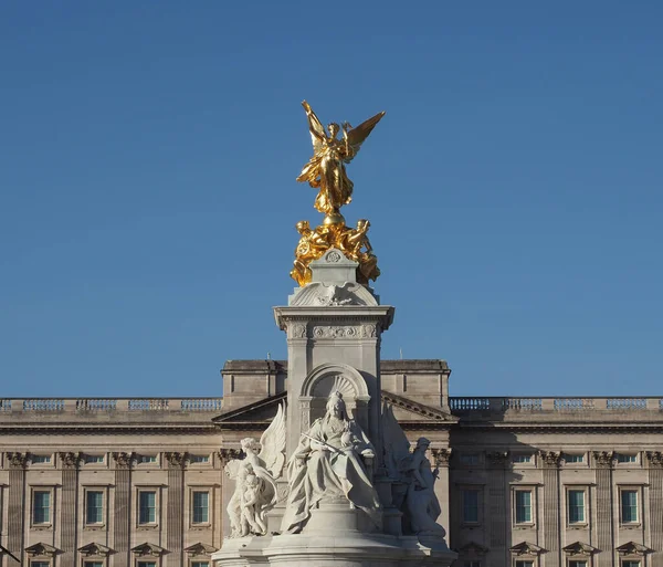 Monumento Reina Victoria Queen Gardens Frente Palacio Buckingham Londres Reino — Foto de Stock