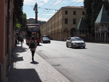 BOLOGNA, İTALYA - CIRCA EPTEMBERİ 2022: sütun portico