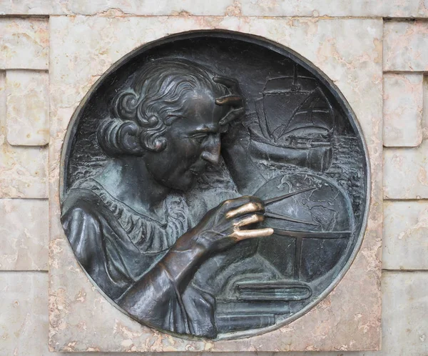 意大利 西拉卡2023年4月23日 雕塑家迪诺 索马于1923年前后制作的克里斯托弗 哥伦布浮雕手指被认为能带来好运 — 图库照片