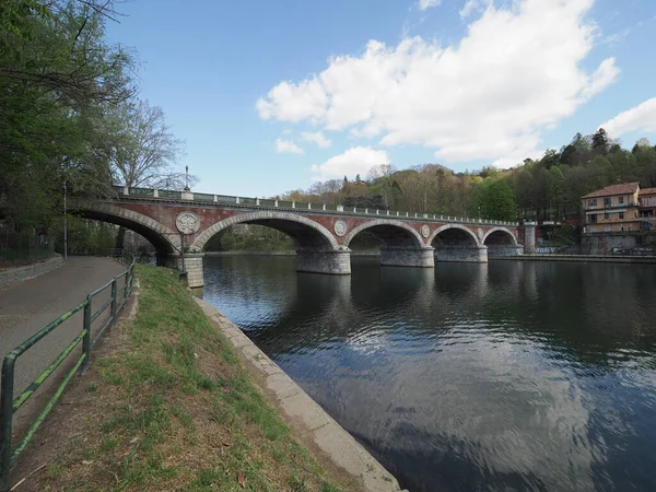 意大利 2023年4月 Circa 波河上的Ponte Isabella桥 — 图库照片