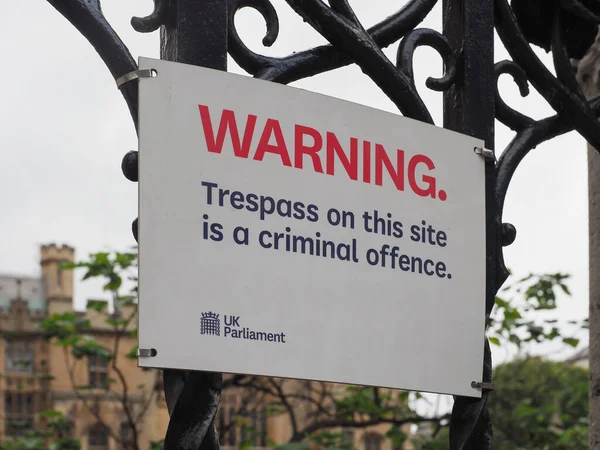 London Circa Październik 2022 Wtargnięcie Stronę Jest Przestępstwem Kryminalnym Brytyjskim — Zdjęcie stockowe