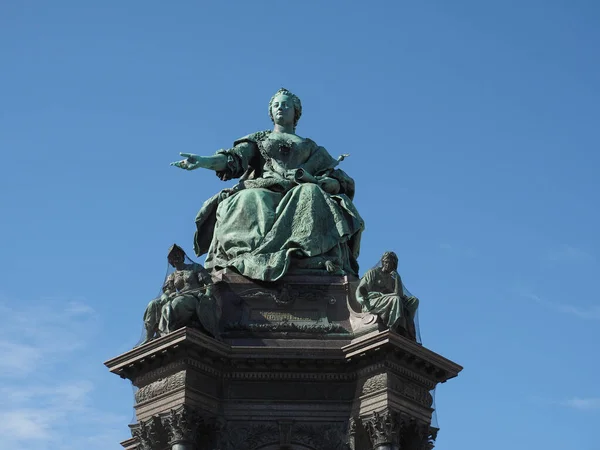 Maria Theresien Denkmal Μετάφραση Μαρία Theresia Μνημείο Του Γλύπτη Caspar — Φωτογραφία Αρχείου