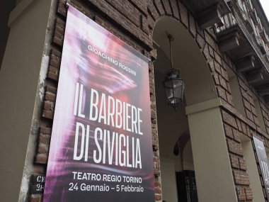 TURIN, İtalya - CIRCA Nisan 2023: Il Barbiere di Siviglia çeviri Teatro Regio Kraliyet Tiyatrosu 'ndaki Sevilla Berberi