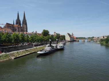 REGENSBURG, GERMANY - CIRCA HAZİRAN 2022: Tuna Nehri manzarası