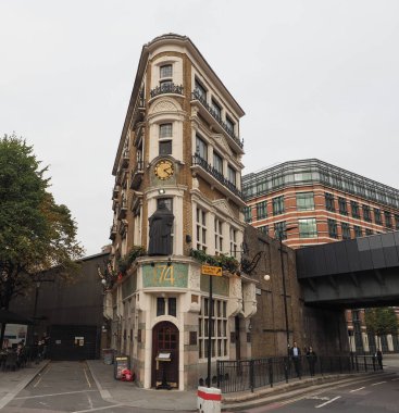 LONDON - CIRCA ECTOBER 2022: Londra 'daki Black Friar Pub