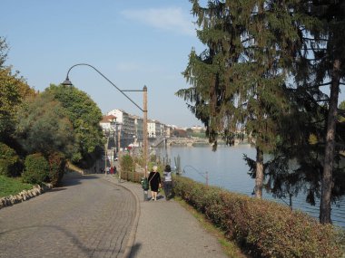 TURIN, İtalya - CIRCA ECTOBER 2022: Fiume Po Çevirisi Po Nehri