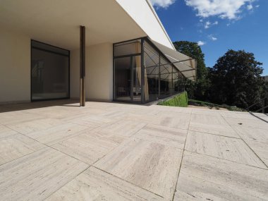 BRNO, CZECH Cumhuriyet - CIRCA SEPTEMBER 2022: Mimar Ludwig Mies van der Rohe tarafından tasarlanan Villa Tugendhat modernist ev