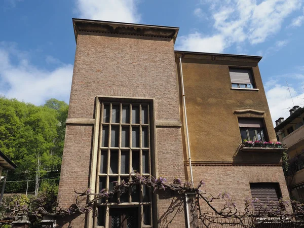 Turyn Włochy Circa Kwiecień 2023 Modernistyczne Domy Przy Ulicy Sommacampagna — Zdjęcie stockowe