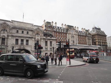 LONDON, İngiltere - CRCA ECTOBER 2022 Victoria İstasyonu