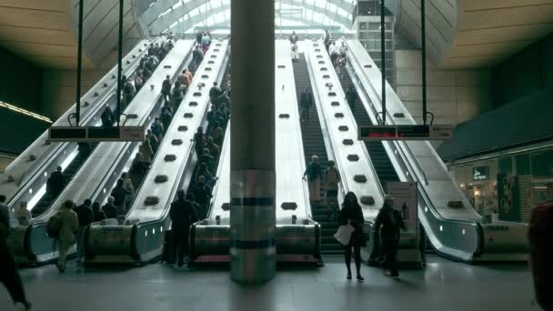Londen Juni 2023 Metrostation Canary Wharf — Stockvideo