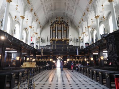 LONDON, İngiltere - 07 Haziran 2023: St Clemens Danes Anglikan Kilisesi